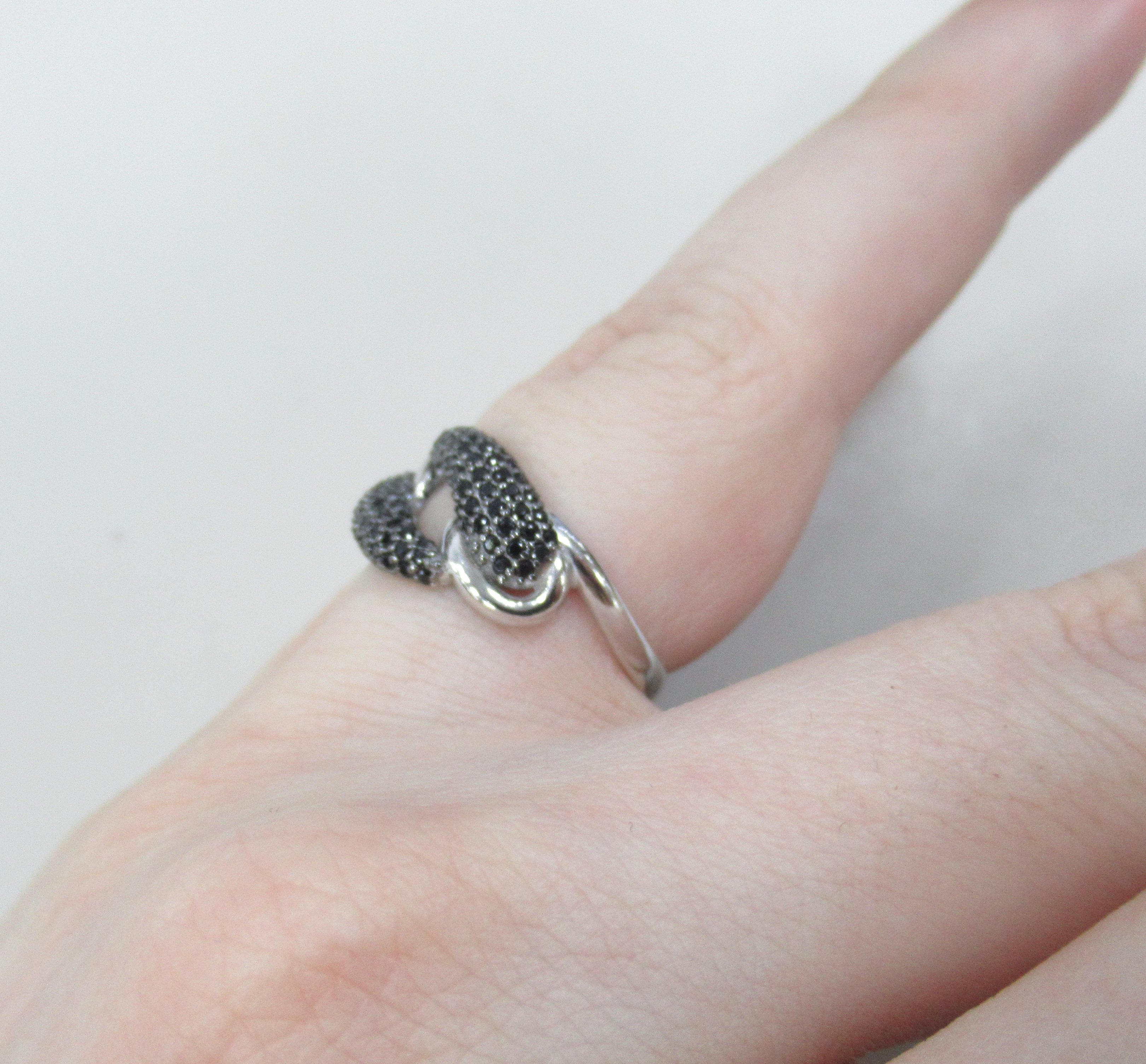 Серебряное кольцо со шпинелью